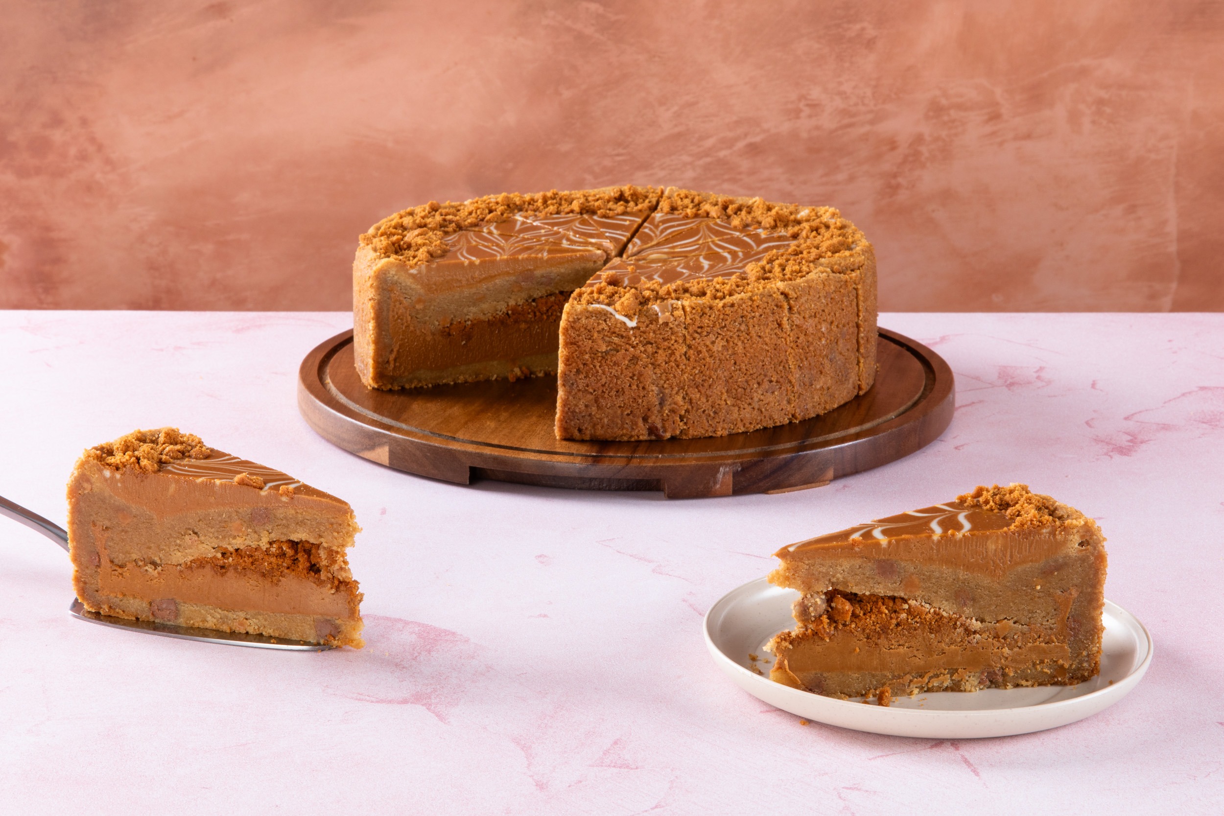 Lotus Biscoff cookie pie with sliced pieces.